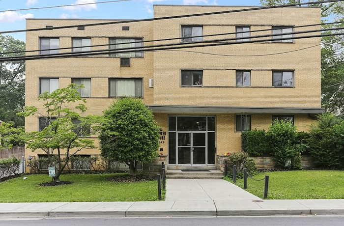 8212 Flower Ave, Takoma Park, MD 20912